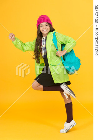 She prefers active vacation. Small child enjoy travelling She prefers active vacation. Small child enjoy travelling 80525780