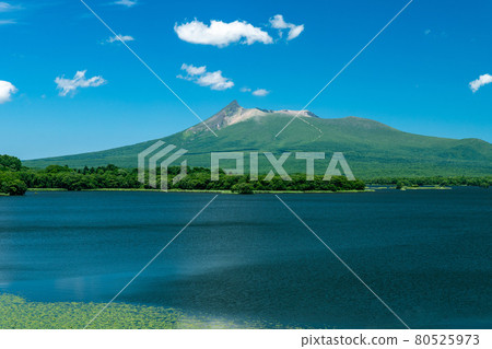 Summer scenery of Mt. Komagatake, Hokkaido 80525973