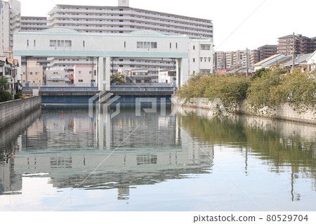 Johoku Neyagawa Kawaguchi Water Gate 80529704