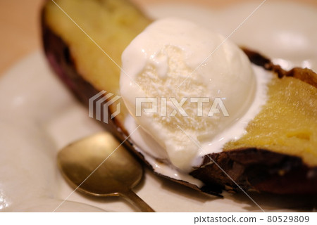 烤紅薯甜點 80529809