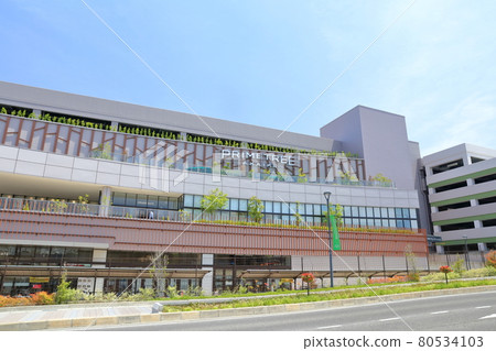 Scenery of a large shopping mall Scenery of a large shopping mall 80534103