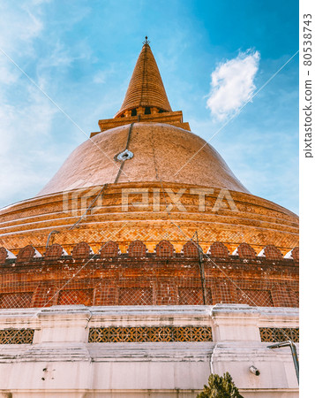 Wat Phra Pathom Chedi Ratchaworamahawihan or Wat Phra Pathommachedi Ratcha Wora Maha Wihan, in 80538743