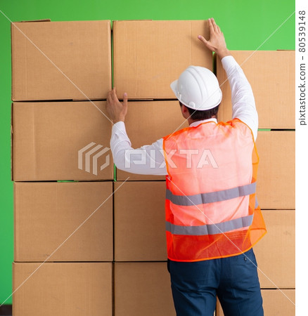 Man contractor working in box delivery relocation service Man contractor working in box delivery relocation service 80539148