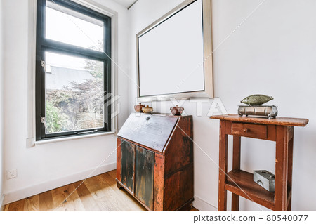 Modern furniture in a bright living room 80540077