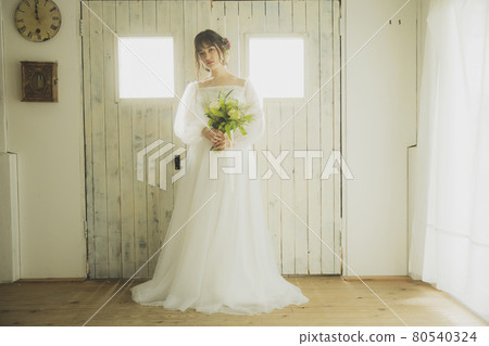 Bridal image Bridal image 80540324