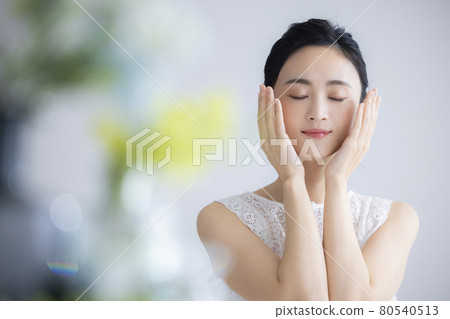 Women's beauty skin care 80540513