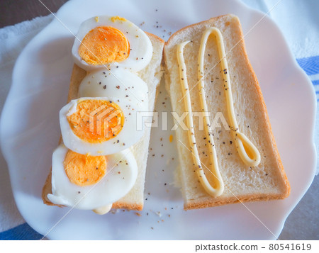 Round egg sandwich Round egg sandwich 80541619
