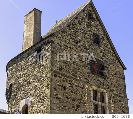 Medieval castle in the town of Vitre, France 80541628