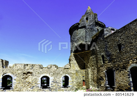 Medieval castle in the town of Vitre, France Medieval castle in the town of Vitre, France 80541629
