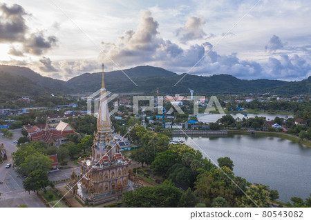 panorama view scenery sunset above Chalong pagoda in Phuket province. panorama view scenery sunset above Chalong pagoda in Phuket province. 80543082