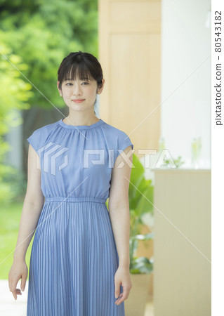 美女形象 80543182