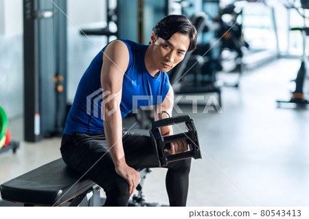 健身運動健身房肌肉訓練訓練鍛煉 80543413