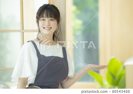 Restaurant clerk Restaurant clerk 80543488