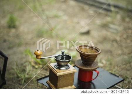 Coffee set Camp gear How to enjoy the campsite Early morning coffee Slowly make a cup of coffee 80543745