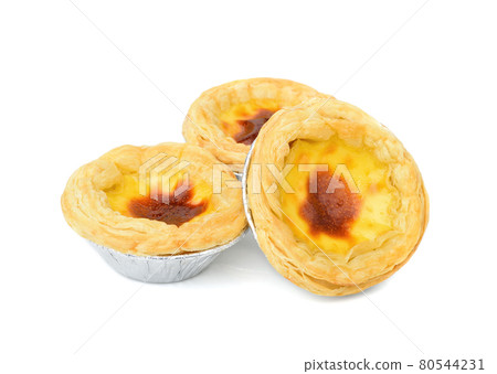 Egg tart isolated on white background 80544231