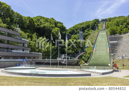 由於日冕而安靜的大倉山跳躍體育場 由於日冕而安靜的大倉山跳躍體育場 80544832