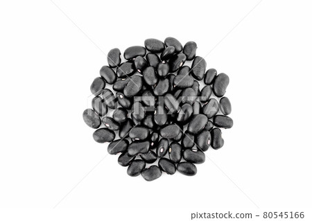 Black gram (Vigna mungo) isolated on white background Black gram (Vigna mungo) isolated on white background 80545166