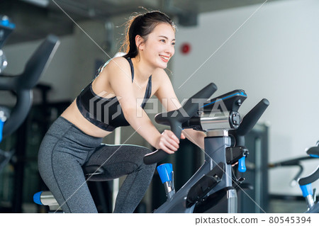 健身運動健身房鍛煉自行車訓練鍛煉 80545394
