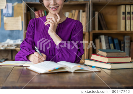 Books and ladies Books and ladies 80547743