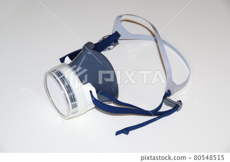 Gas mask equipped with a special absorbent can Gas mask equipped with a special absorbent can 80548515
