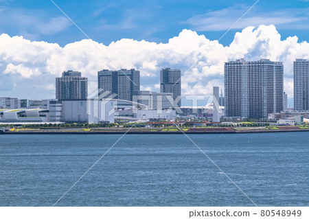 《東京》夏季東京灣區·夏季天空和台場風景 80548949