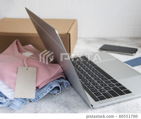 Online shopping concept 80551780