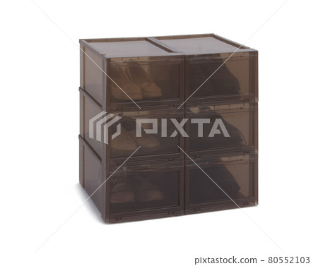 Brown shoe boxes with shoes isolated on white 80552103