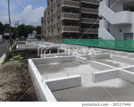 In the middle of construction In the middle of construction 80557446