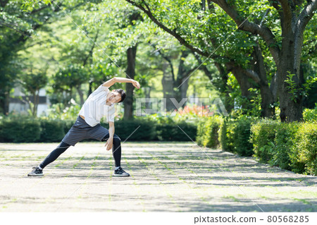 Jogging male middle Jogging male middle 80568285