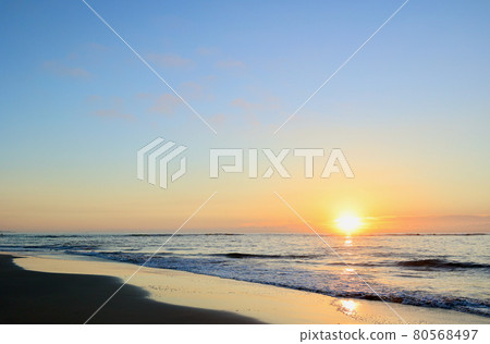 Sunrise, Hitachi City, Ibaraki Prefecture, Kawarago Beach Sunrise, Hitachi City, Ibaraki Prefecture, Kawarago Beach 80568497
