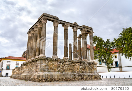 The Roman Temple of Evora in Portugal 80570360