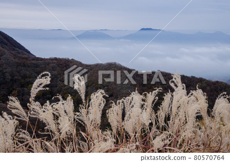 Distant view of Mt. Aso: Autumn sea of clouds Distant view of Mt. Aso: Autumn sea of clouds 80570764