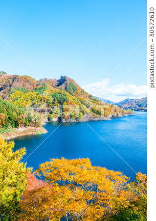 山波吾妻湖(秋季) 山波吾妻湖(秋季) 80572610