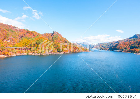 山波吾妻湖（秋季） 80572614