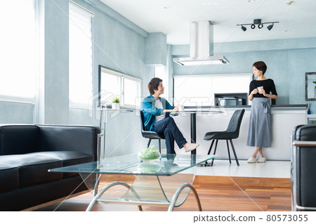 Couple Family Family Couple Good Friend Kitchen Lifestyle 80573055