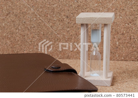 Hourglass, clock, sand, time, time, miscellaneous goods, accessories, interior, notebook, personal organizer, business Hourglass, clock, sand, time, time, miscellaneous goods, accessories, interior, notebook, personal organizer, business 80573441