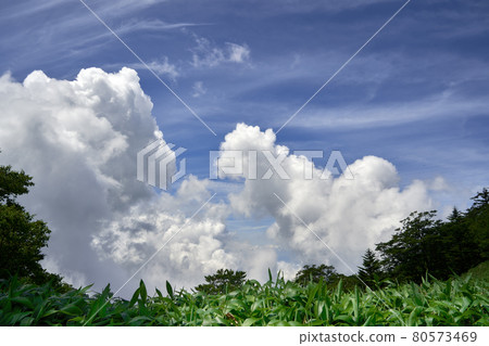 Summer sky taken during mountain climbing Summer sky taken during mountain climbing 80573469
