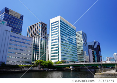 東京高濱運河和港區港南區的城市景觀 80574275
