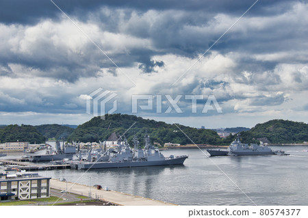 Maritime Self-Defense Force Yokosuka base escort ship "Haguro" enters port Maritime Self-Defense Force Yokosuka base escort ship "Haguro" enters port 80574377
