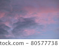 柔和色彩的雲彩和天空 80577738
