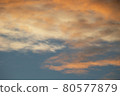 柔和色彩的雲彩和天空 80577879