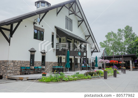 [Nakafurano-cho, Hokkaido] Farm Tomita / Hanajin no Yakata July 80577982