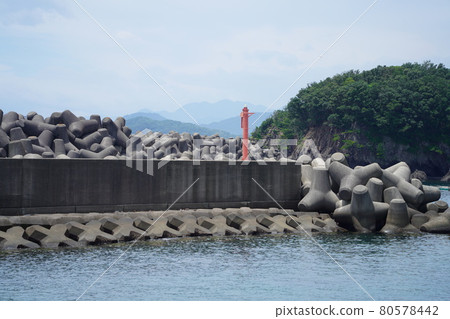 Many tetrapods at Higashi Mugi Port 80578442