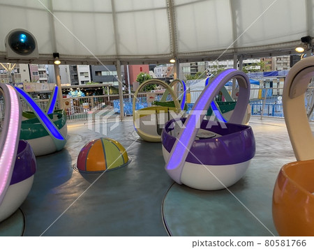 Holidays to play at theme parks Holidays to play at theme parks 80581766