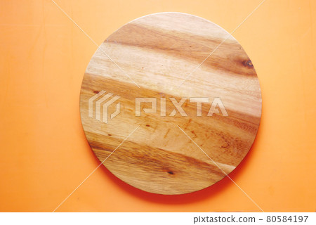 wooden chopping board on table top down wooden chopping board on table top down 80584197