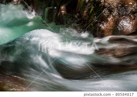 Beautiful scenery of Kikuchi Gorge in the early morning 80584817
