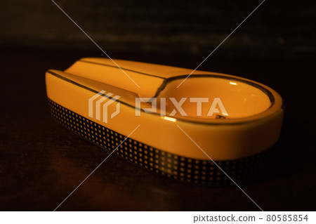 Yellow ashtray for cigars Yellow ashtray for cigars 80585854