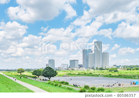 橫跨多摩川綠地的二子玉川摩天大樓 80586357