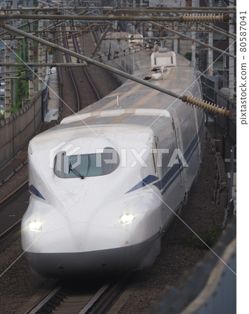 Shinkansen N700S H1 formation near Yamashina Shinkansen N700S H1 formation near Yamashina 80587041