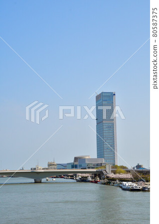 Toki Messe and Shinano River (Niigata Prefecture) 80587375